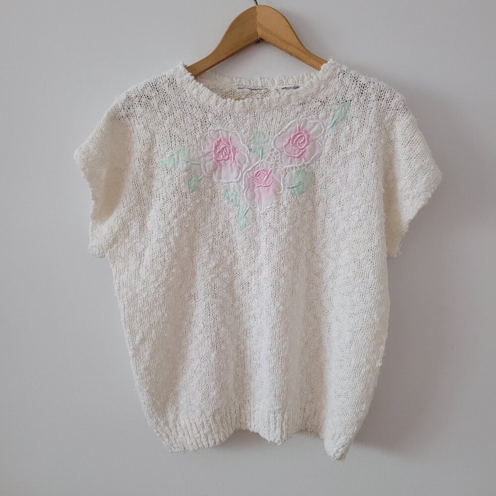 Vintage Short-Sleeved Sweater with Flower Detail-Medium (?)
